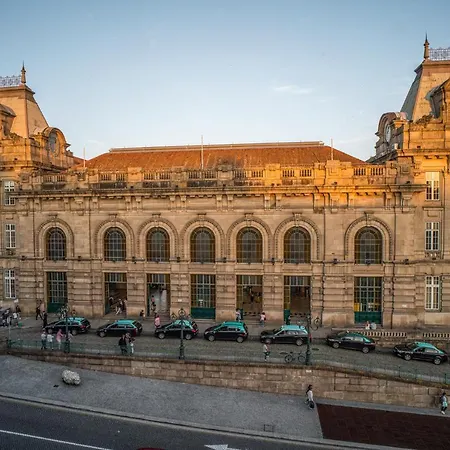 Locally Yours Apartamento