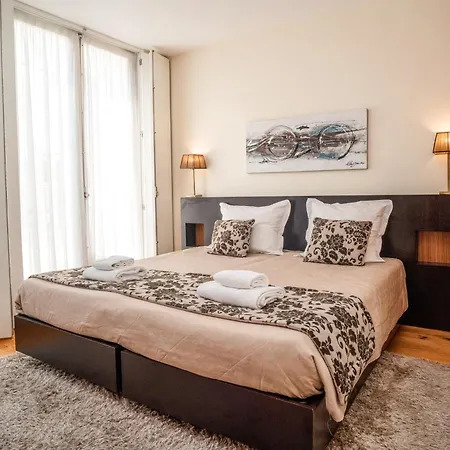Locally Yours Apartman Porto