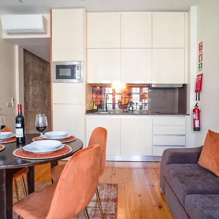 Locally Yours Apartment *